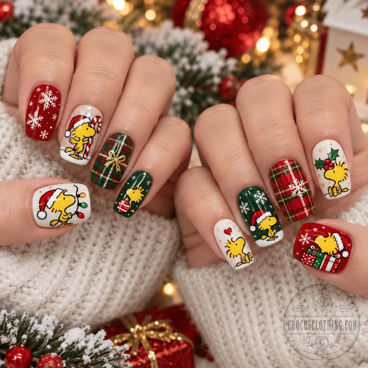 Snoopy Peanuts Christmas Holiday Festive Press-On Nails Set